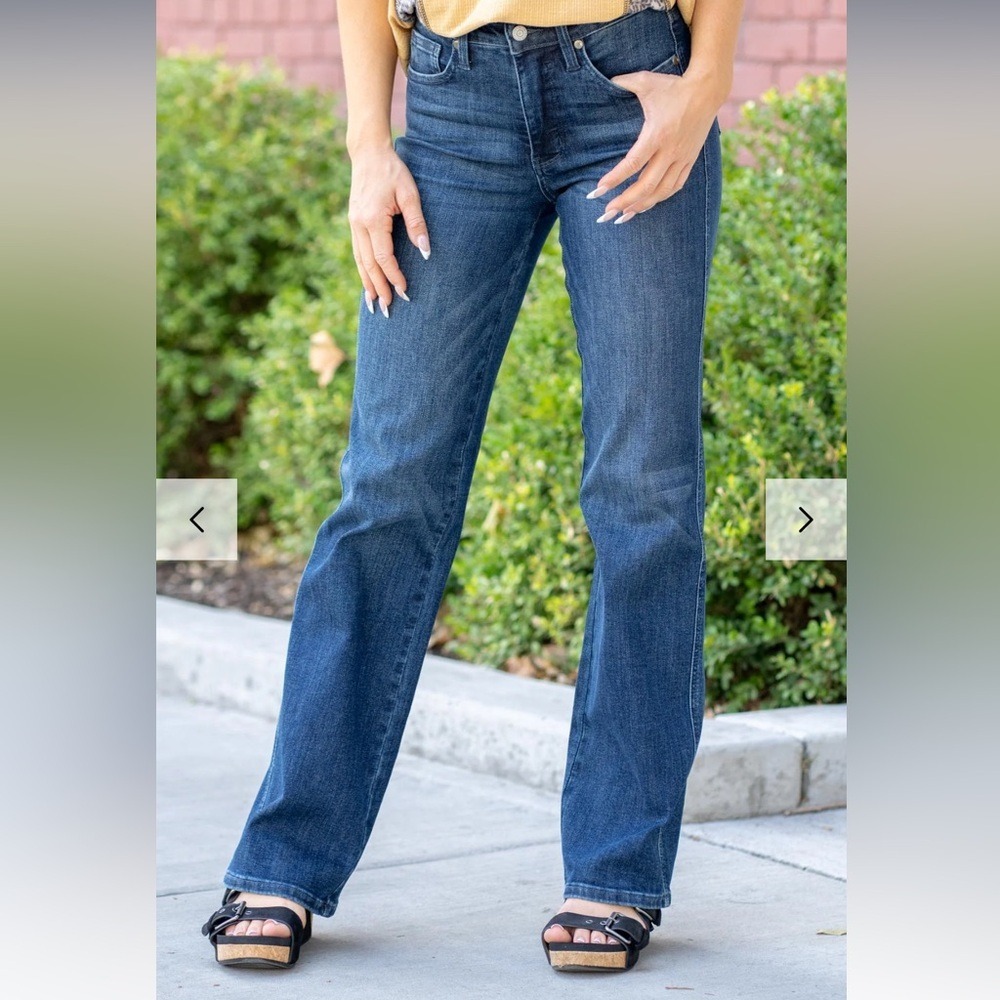 Judy Blue Mid Rise Straight Leg Jeans 5/27 layered boho staple minimalist